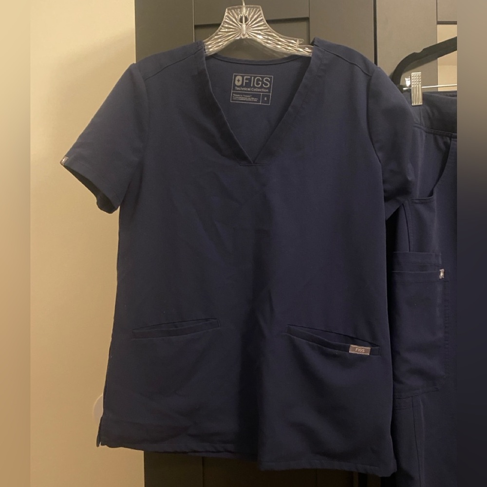 FIGS Casma Navy Scrub Top